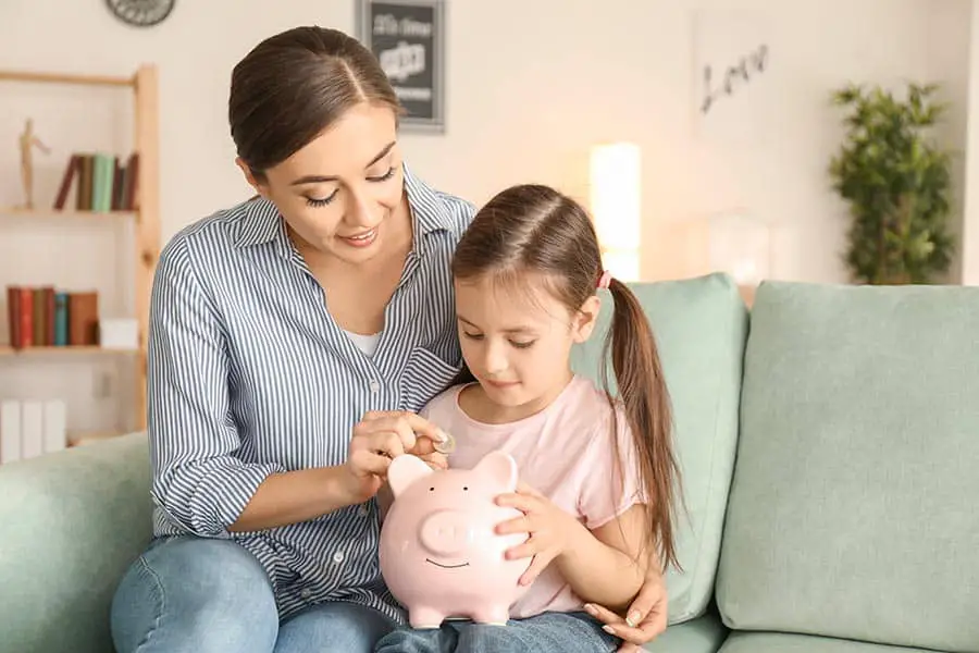 Read more about the article Cash-Saving Tips For Mums On A Budget